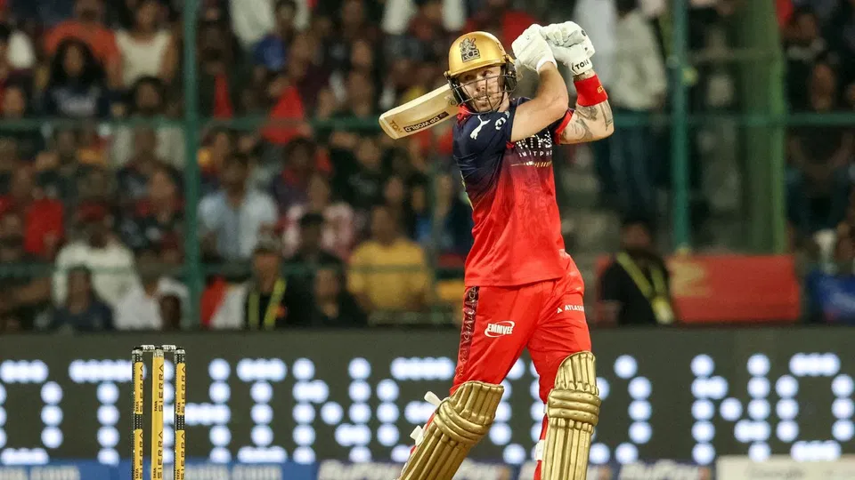 आज के RCB बनाम GT मैच में फिल साल्ट क्यों नहीं खेल रहे हैं?